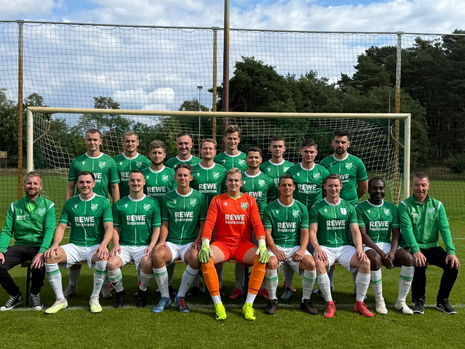 1.Männer Saison 2026/2027

obere Reihe von  links nach rechts:
Gehlhaar,Niesler,Skiba,Müller,Lemke,Frind,Nitschke,Meser,Schuster,Nehrenheim

untere Reihe von links nach rechts:

Thäder(Trainer),Reiber,Heinecke,Feuereisen,Sperling,Deutzer,Seibt,Bossman-Briandt,Neumann(Co-Trainer)